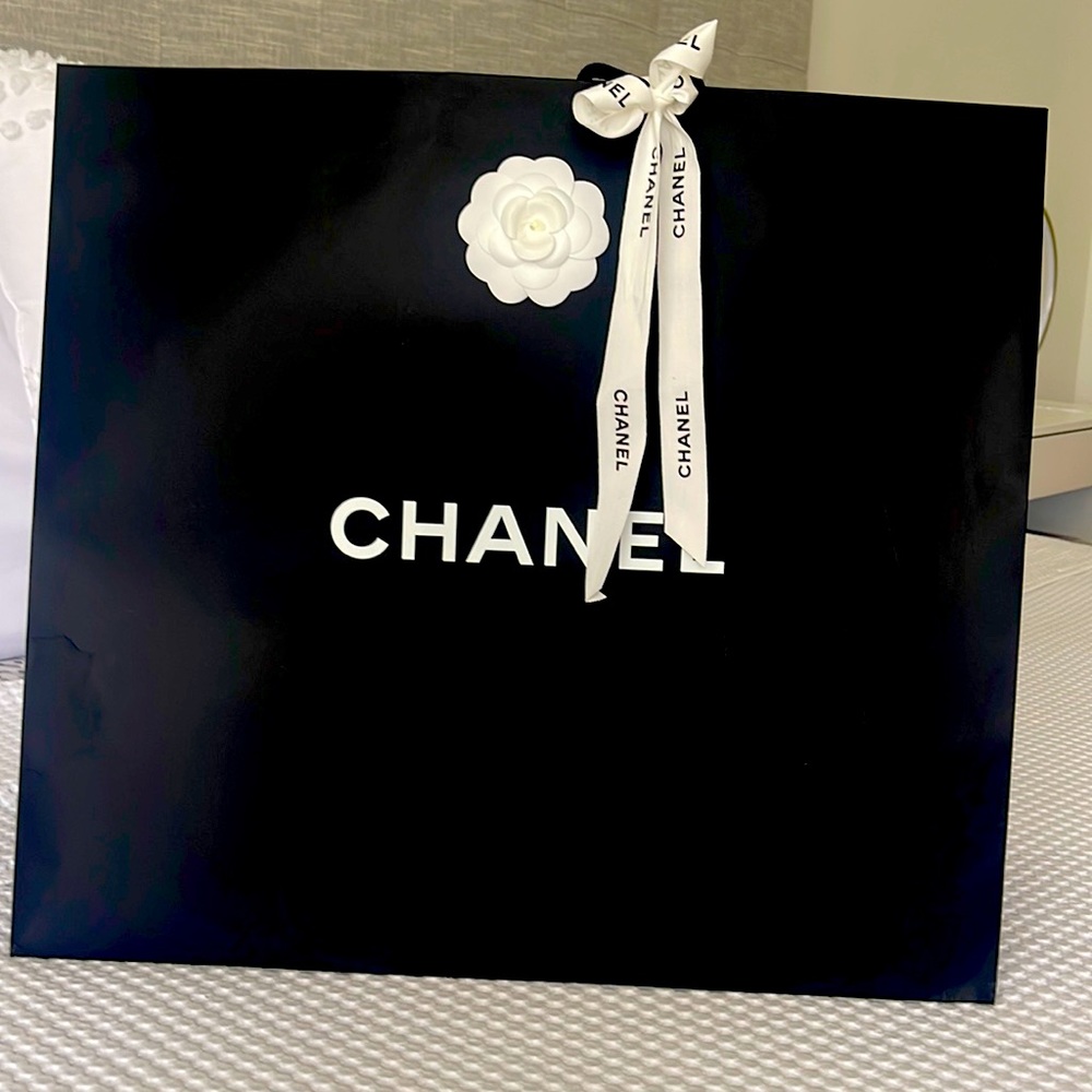Paper shopping bag